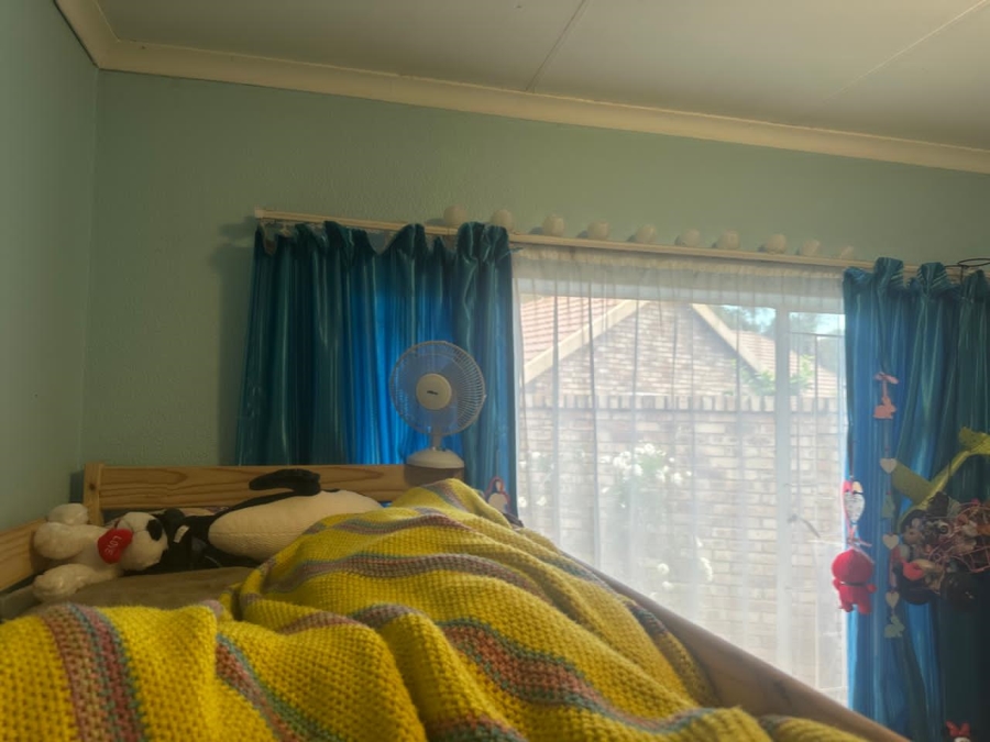 5 Bedroom Property for Sale in Waterval East North West